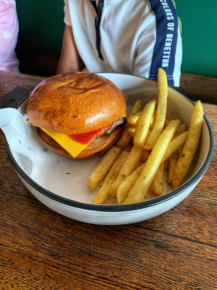 Cheese Burger and Chips, The Rusty Flute