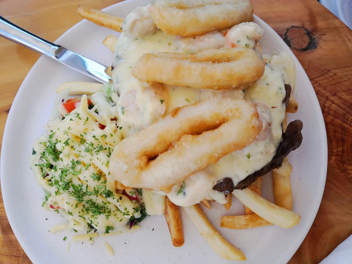 Reef and Beef, Rocky Cape Tavern & Caravan Park