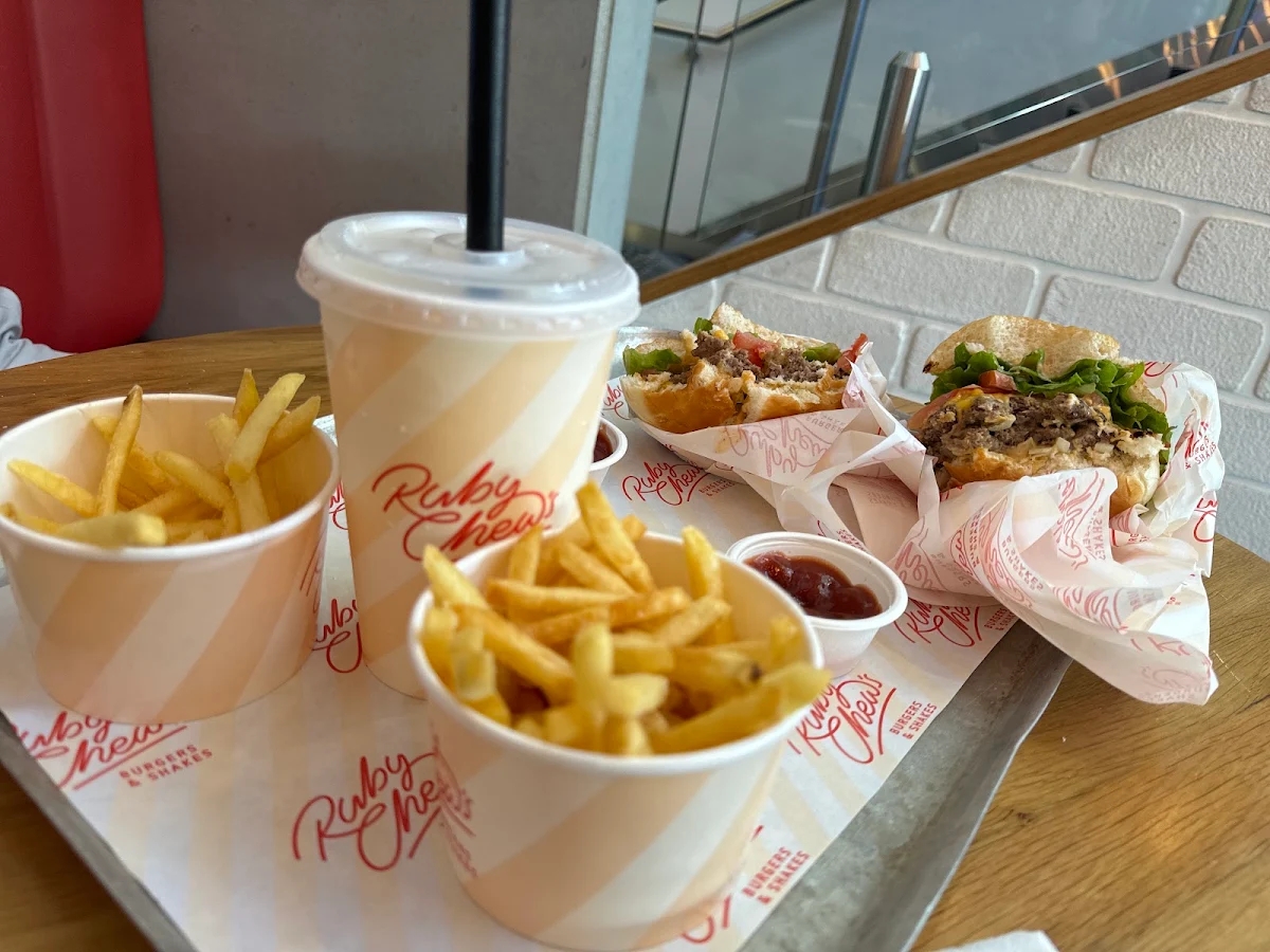 Highlights, Ruby Chews Burgers & Shakes