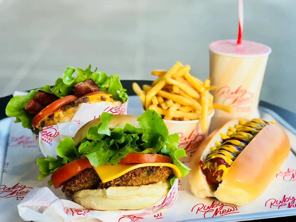 Highlights, Ruby Chews Burgers & Shakes