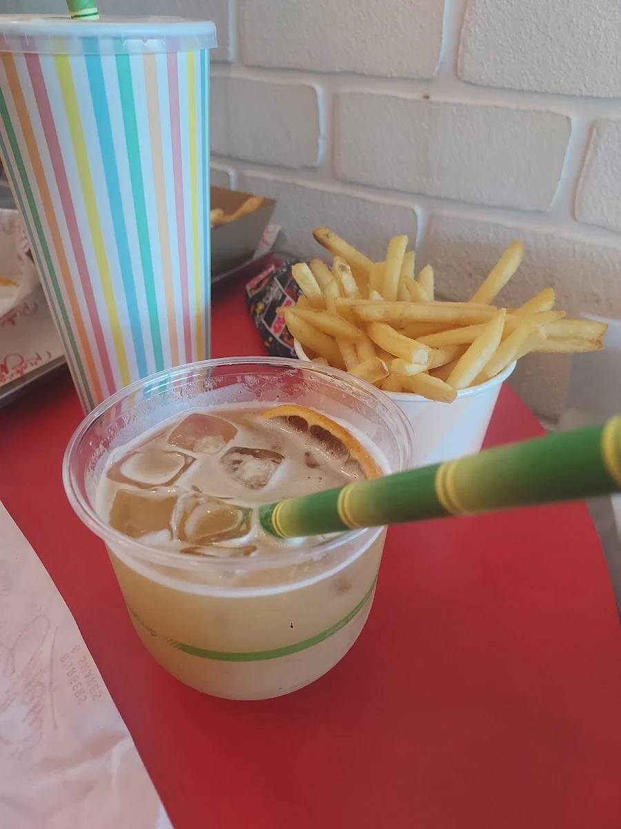 Highlights, Ruby Chews Burgers & Shakes
