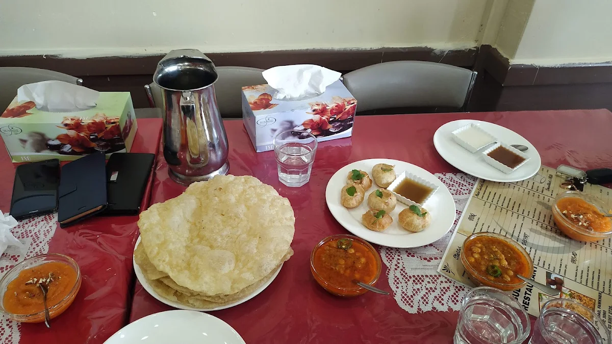Halwa Puri, Sultan's Restaurant