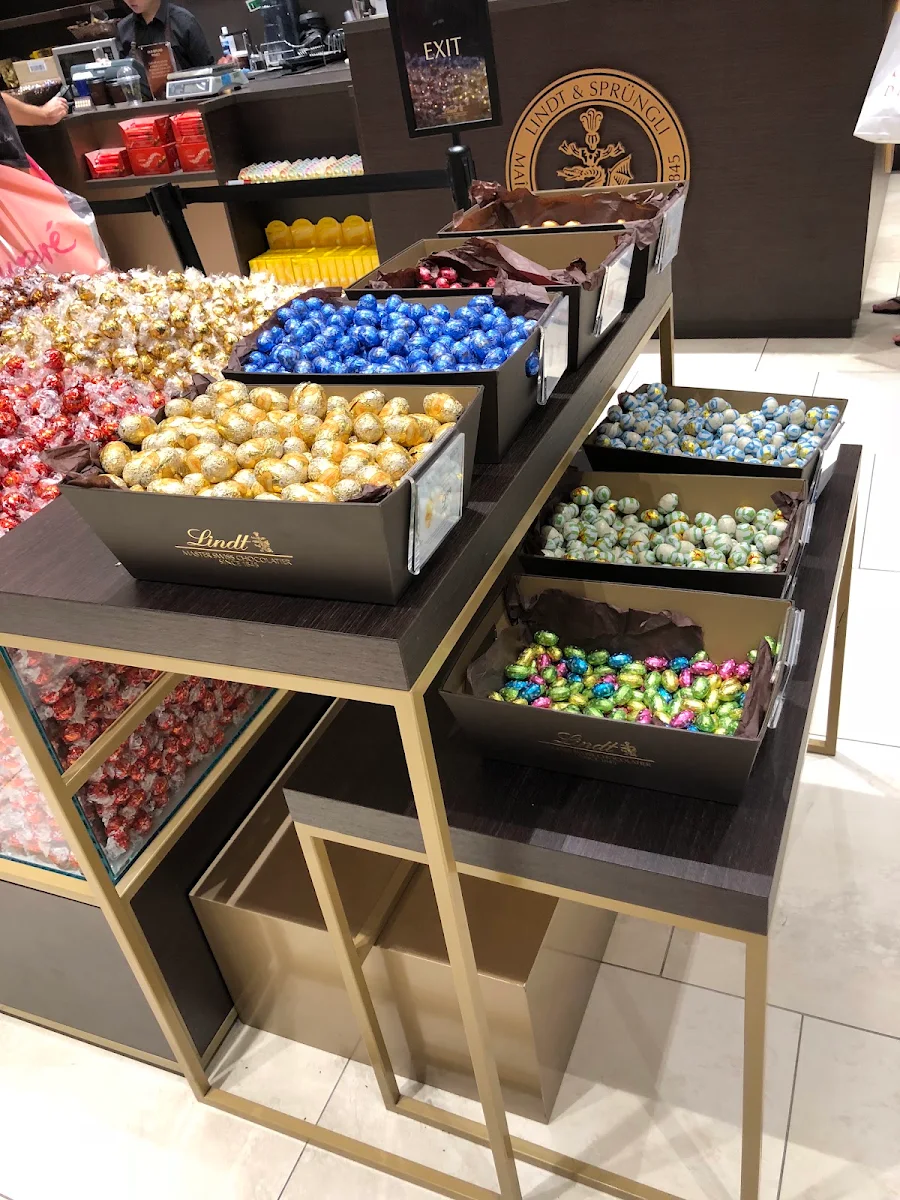 Highlights, Lindt Chocolate Shop, DFO Uni Hill