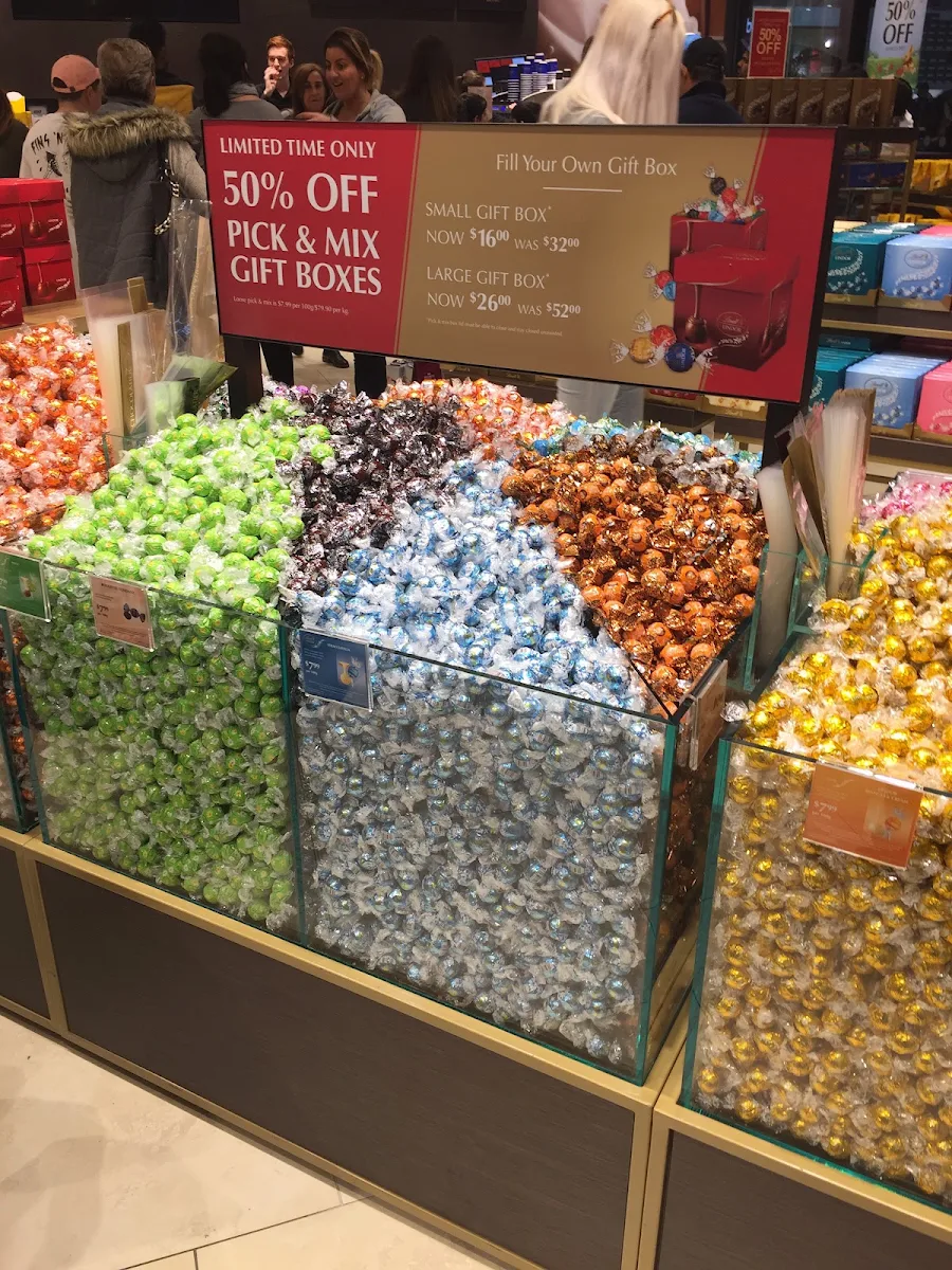 Offer, Lindt Chocolate Shop, DFO Uni Hill