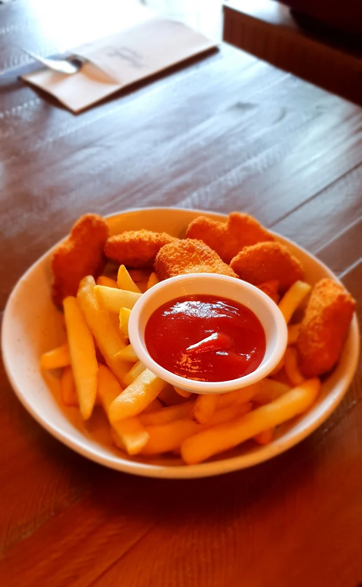 Chicken Nuggets & Fries