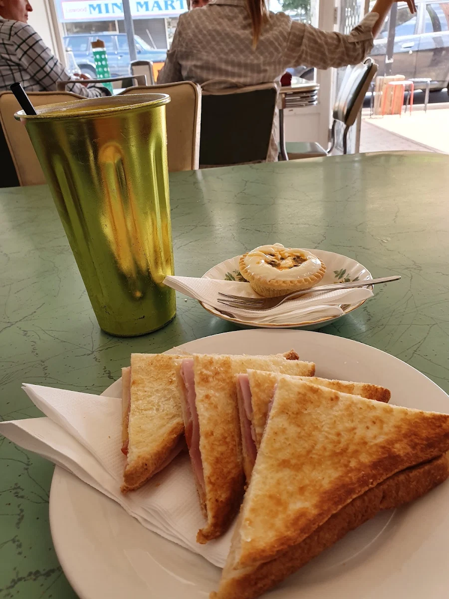 Highlights, Rudy & Ada Café