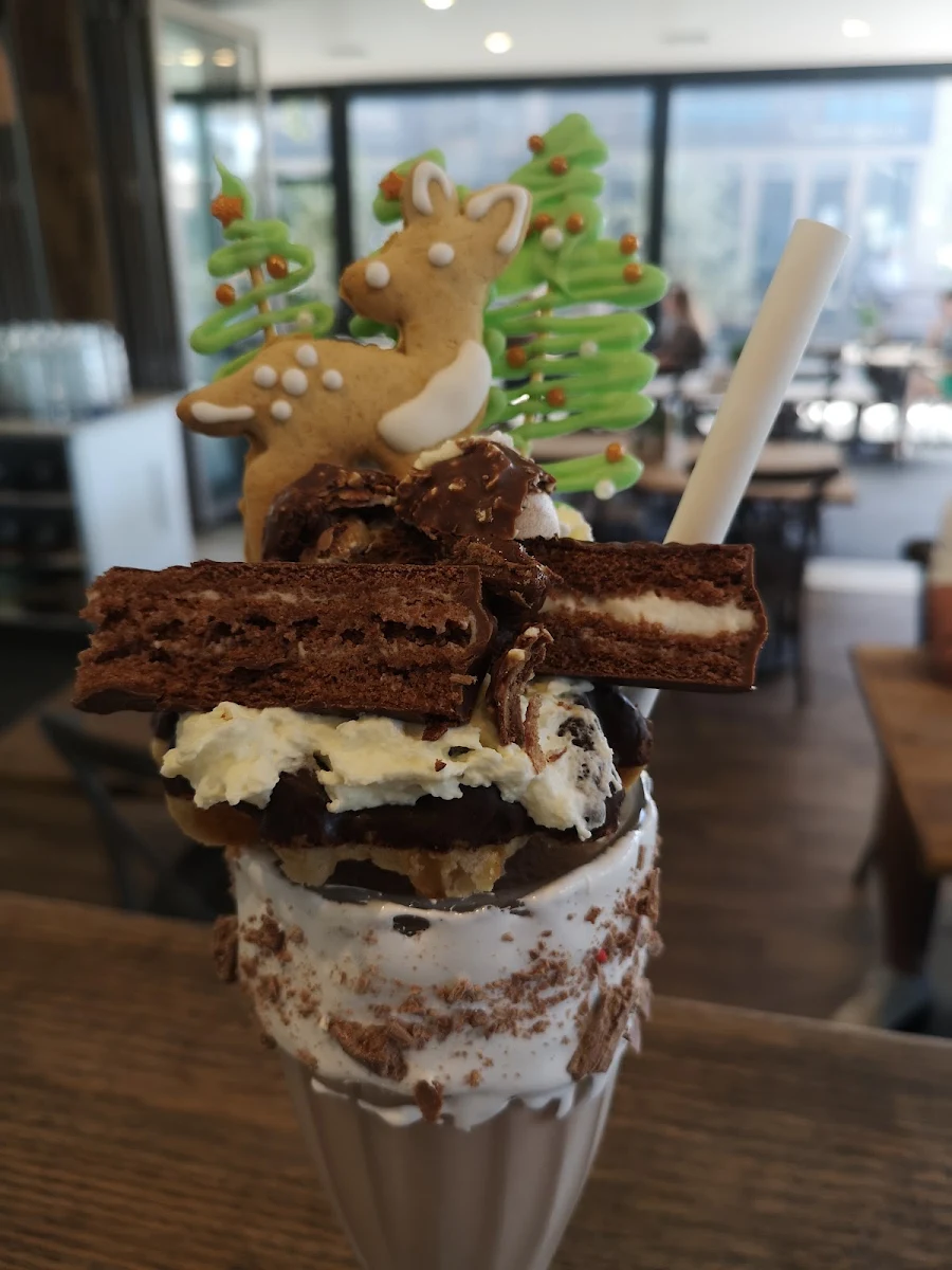 Chocolate Brownie Cakeshake