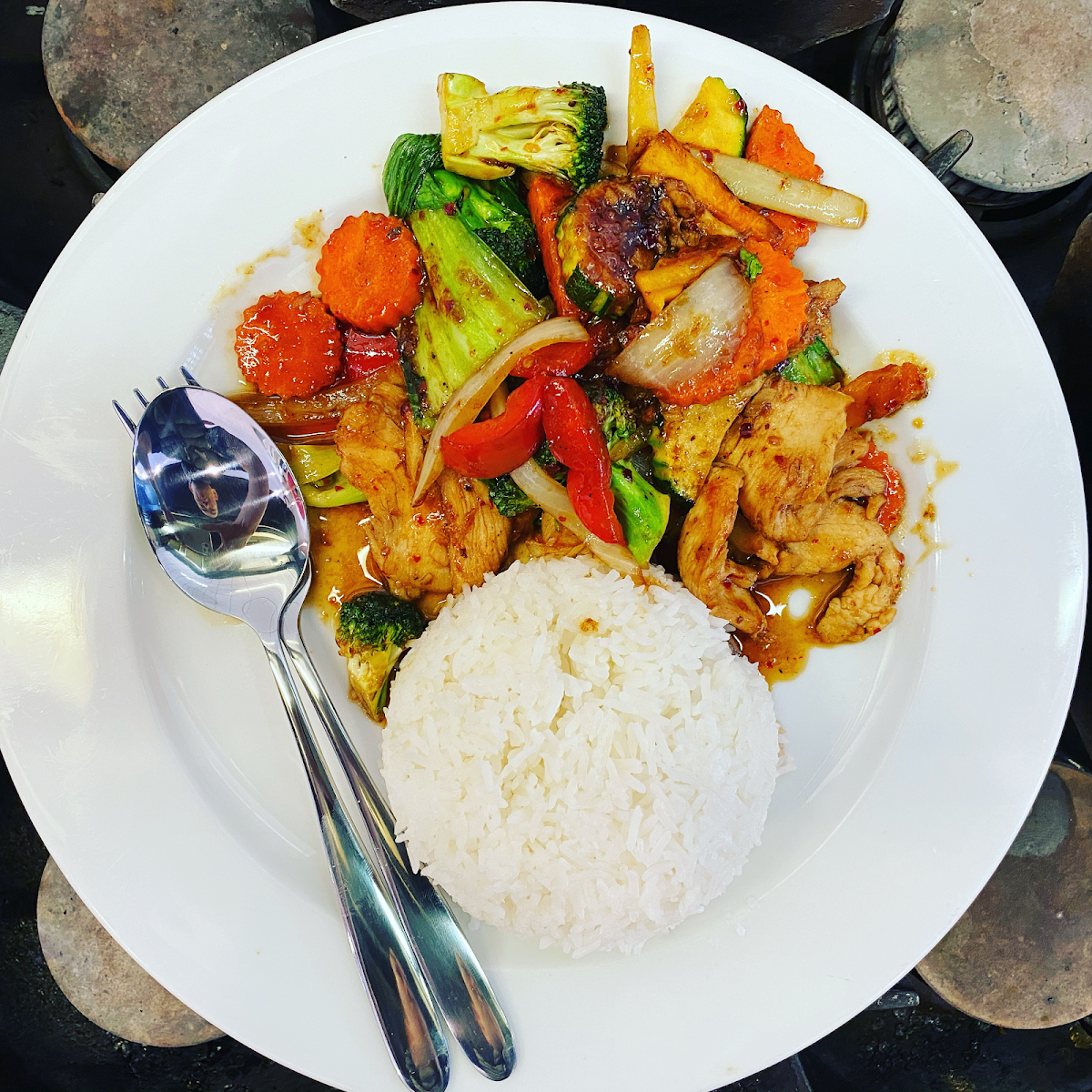 Prik Khing Sauce with Mixed Vegetables on Rice