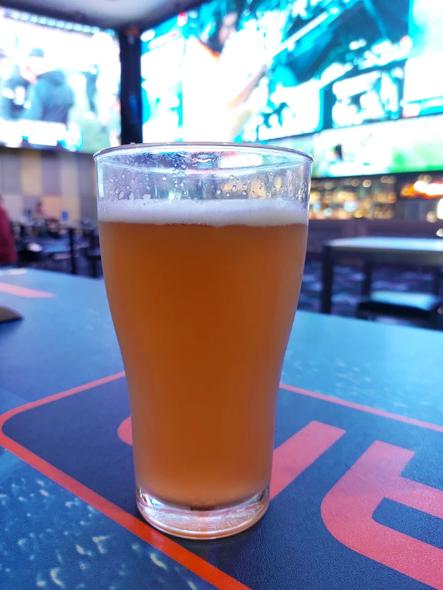 Highlights, Crown Sports Bar