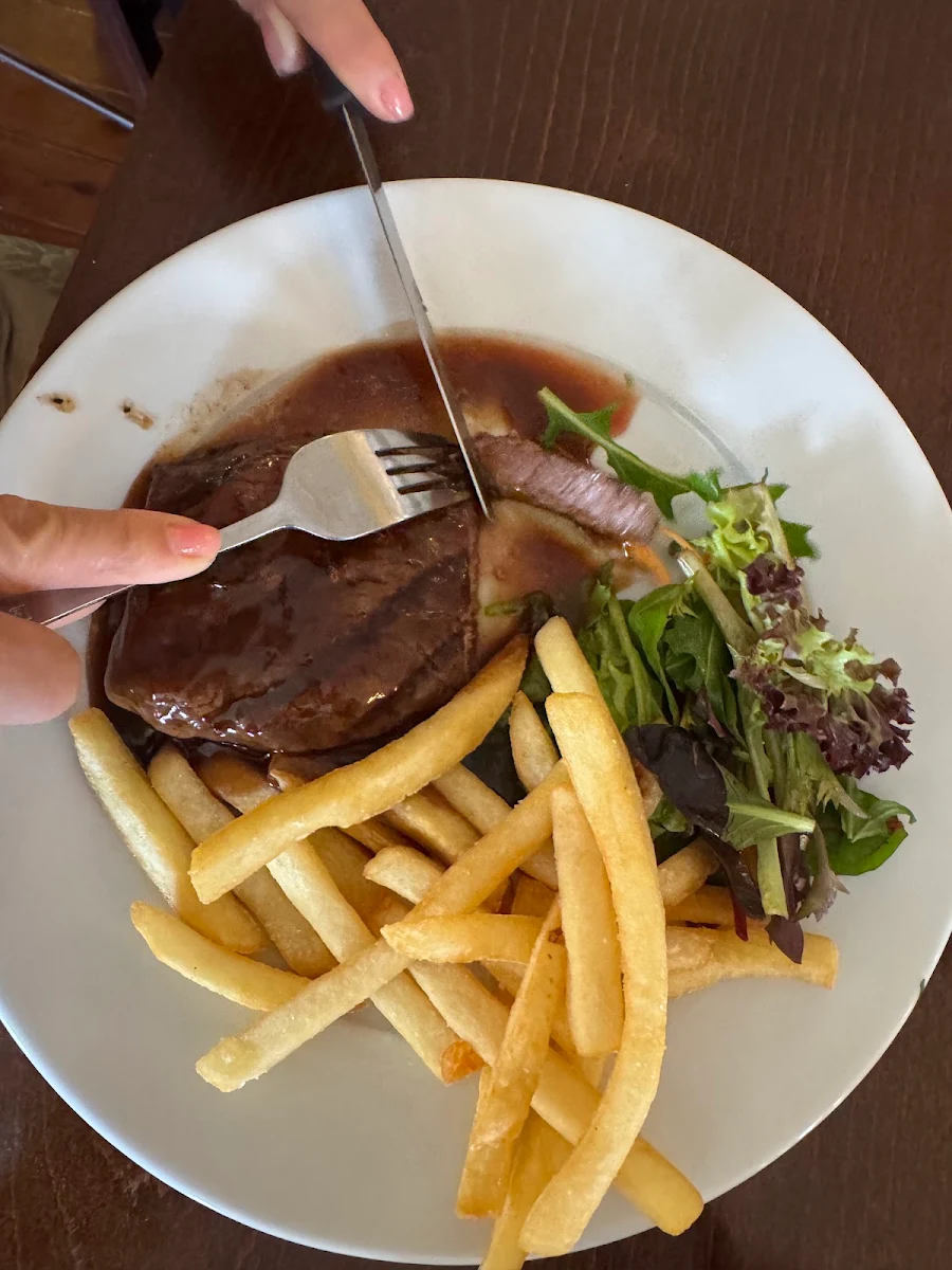 Highlights, Gazelles Café and Restaurant