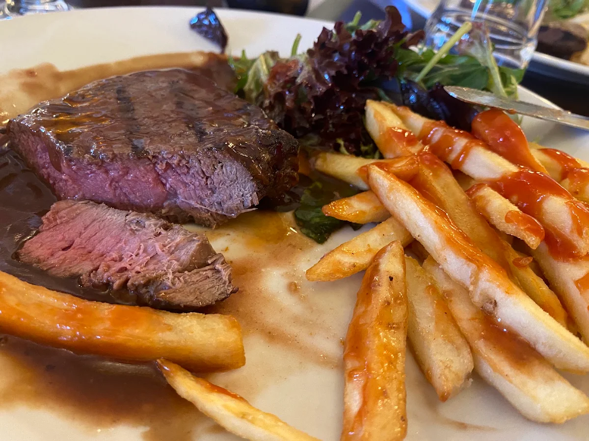 Highlights, Gazelles Café and Restaurant