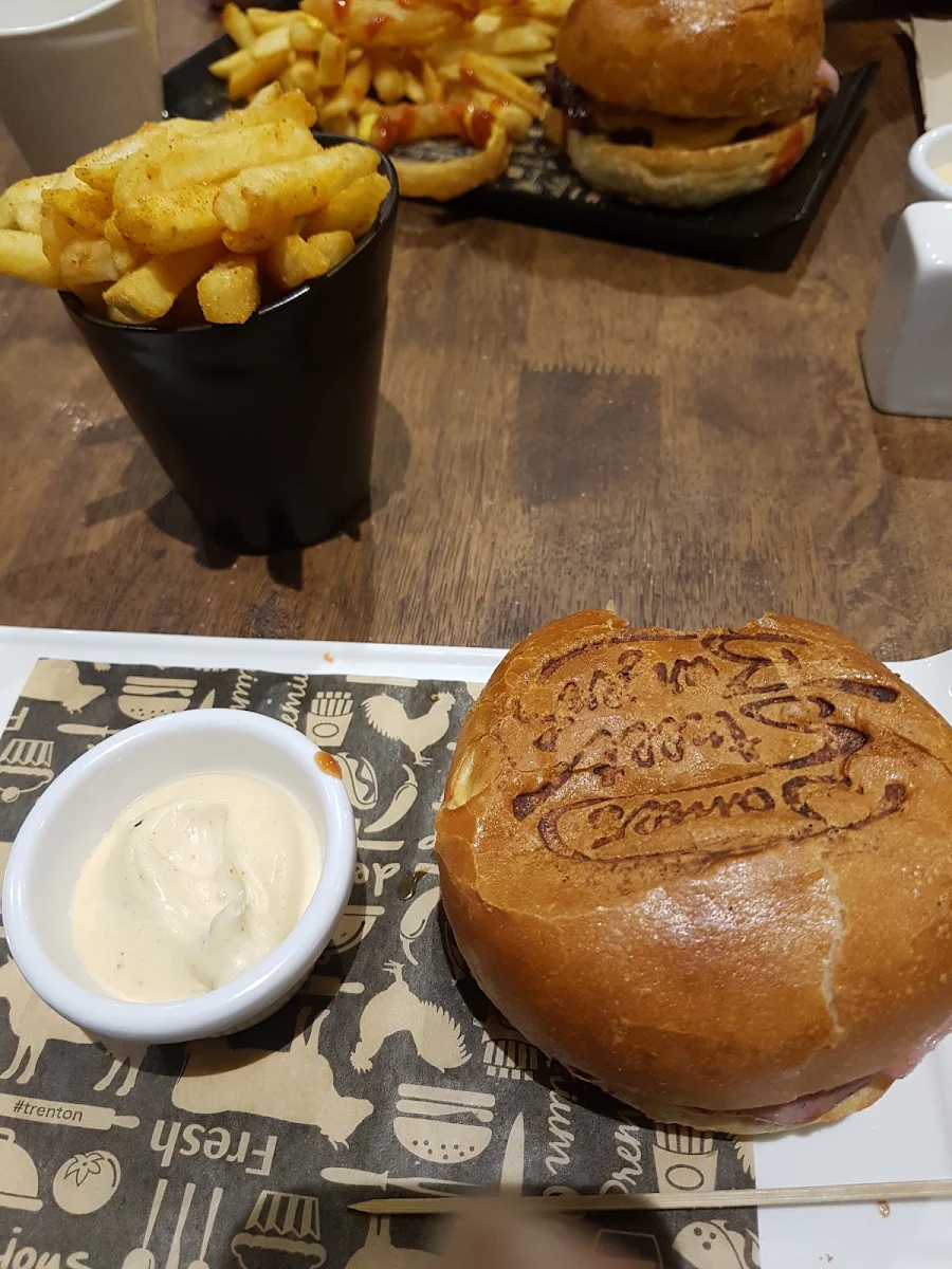 Highlights, Indulge Dining