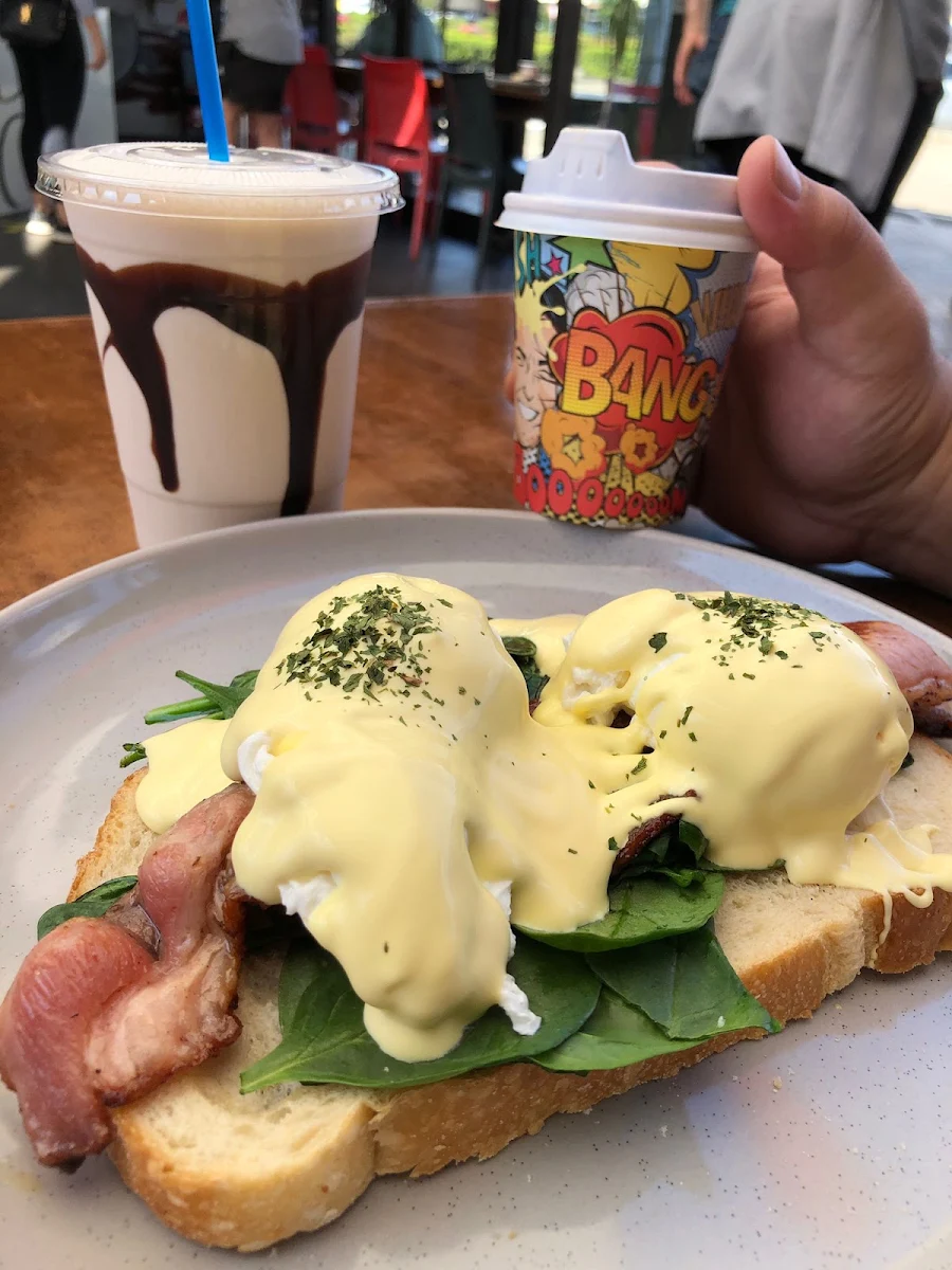 Eggs Benedict, Bean & Gone