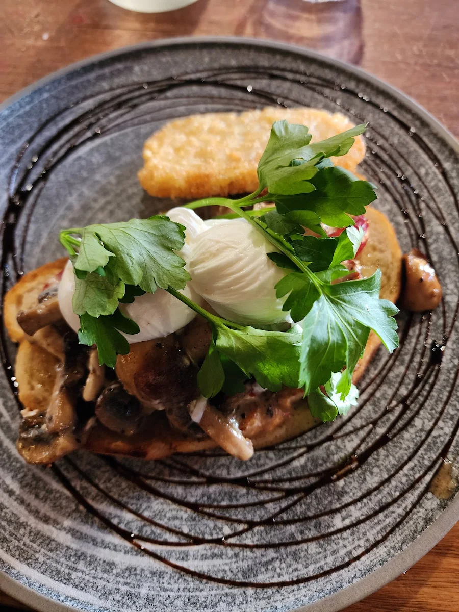 Poached Eggs and Mushroom Breakfast