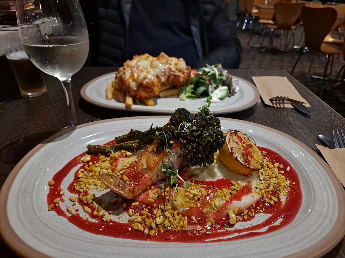 Highlights, The Glynde Hotel