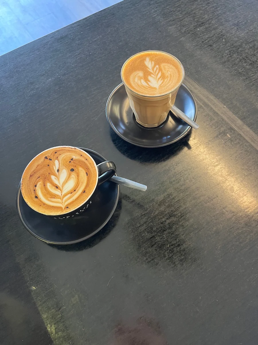 Flat White, Surf Beach Cafe & Takeaway