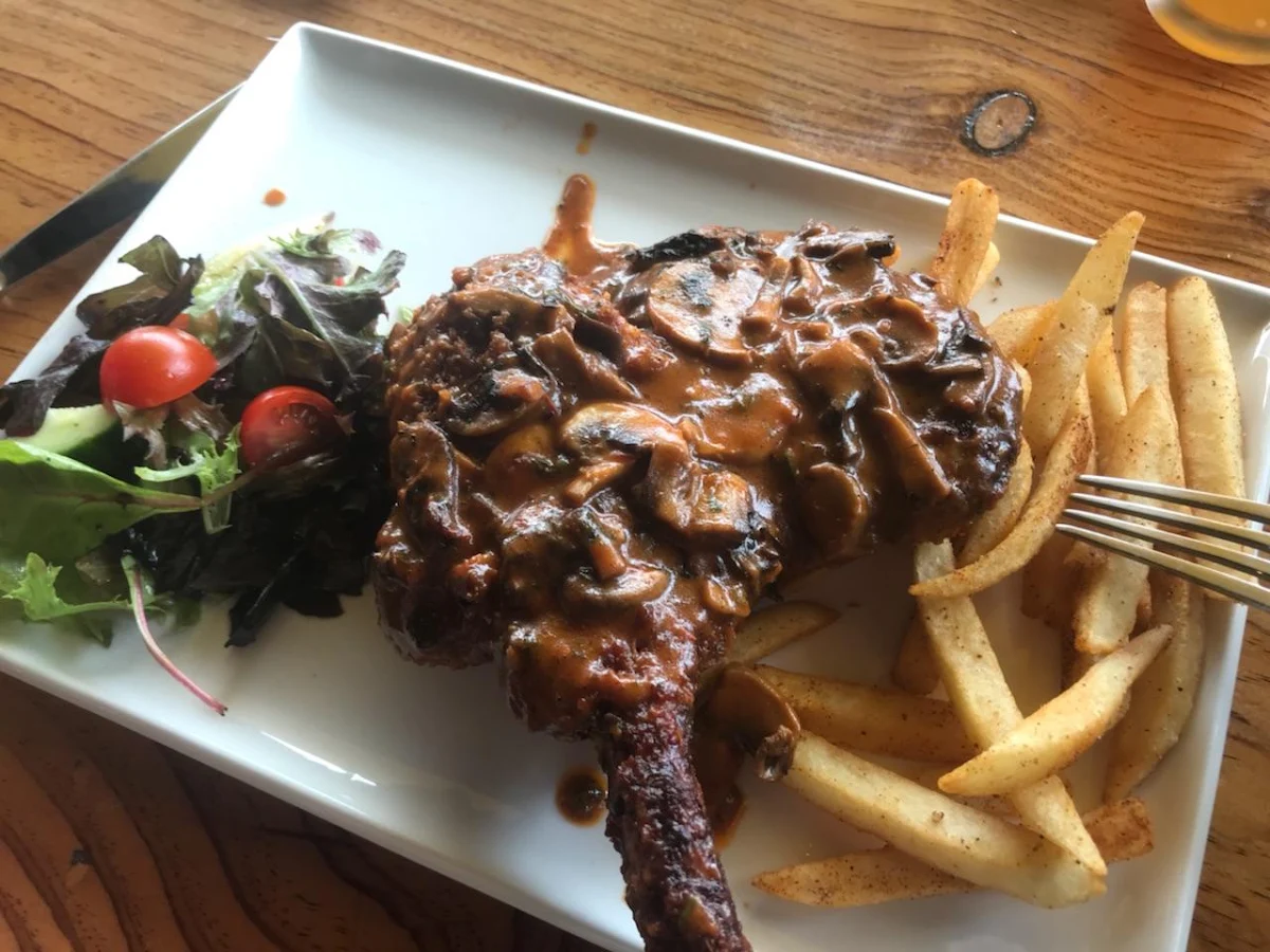 Pork Ribs Salad and Chips