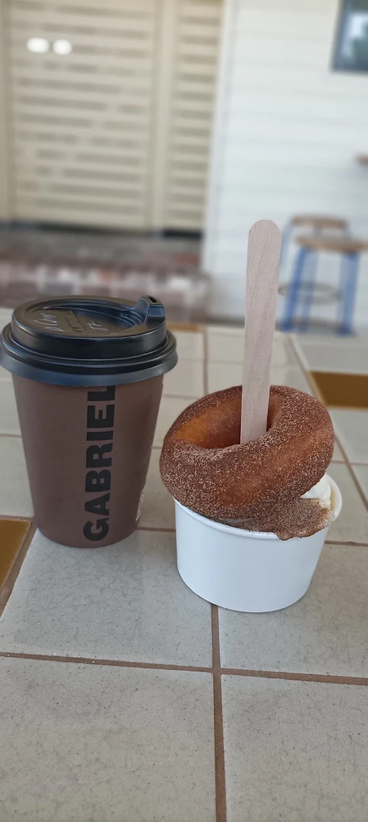 Highlights, Berry Donut Van