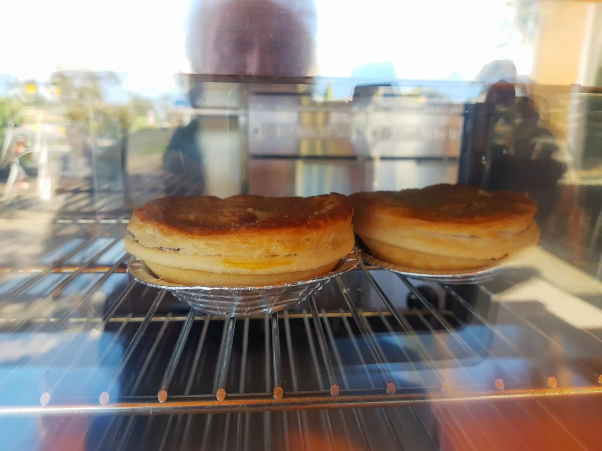 Meat Pie, Berry Donut Van