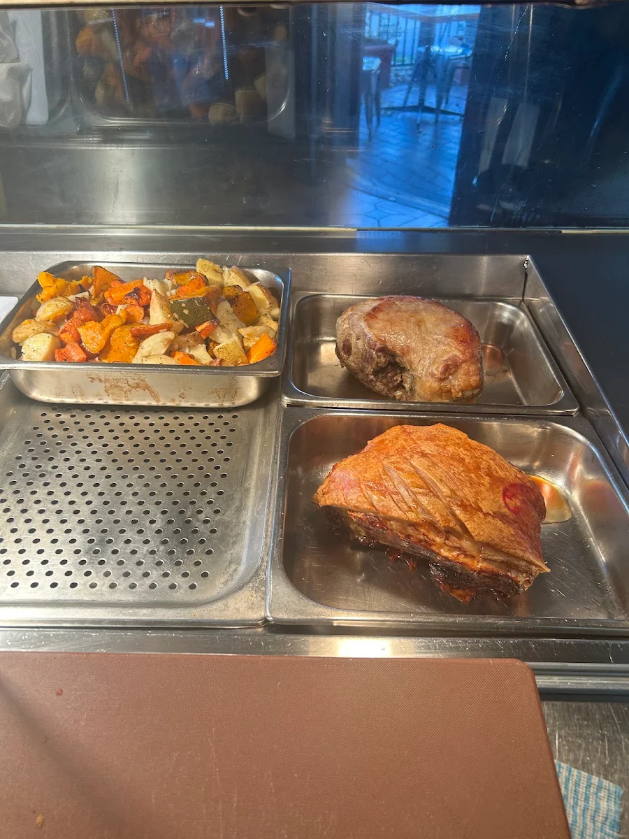 Highlights, Maree's Cafe
