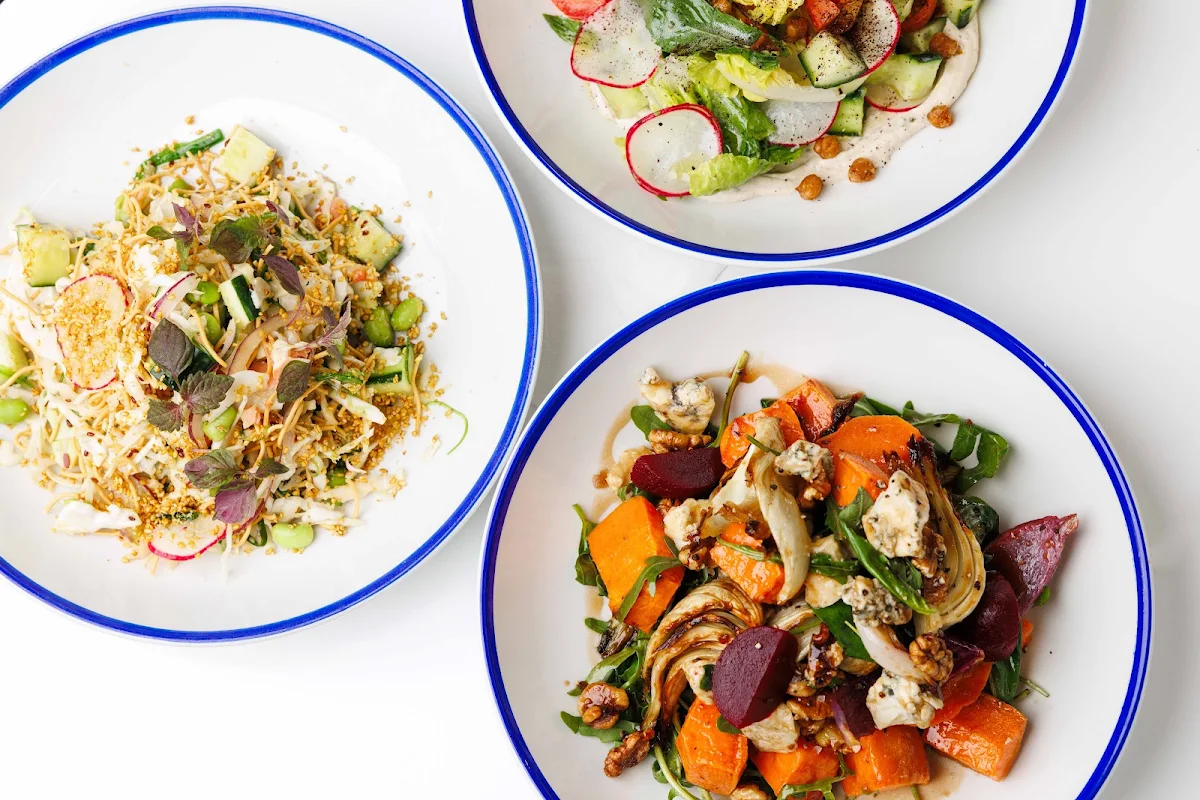 Highlights, Courtyard Restaurant & Bar