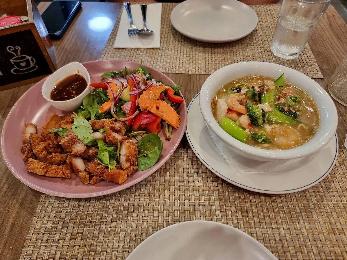 Crispy Pork Belly and Seafood in Gravy