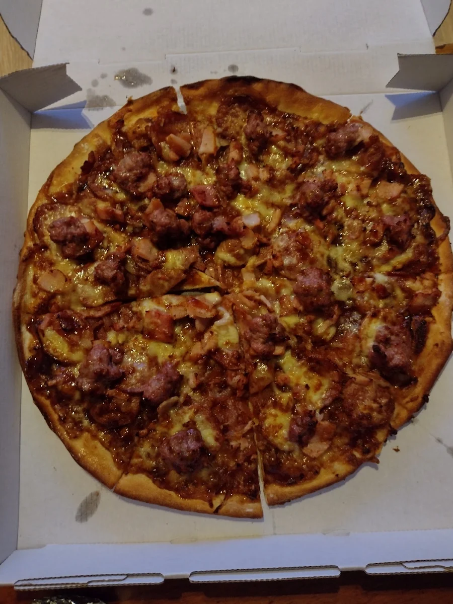 Highlights, Woody's Pizza