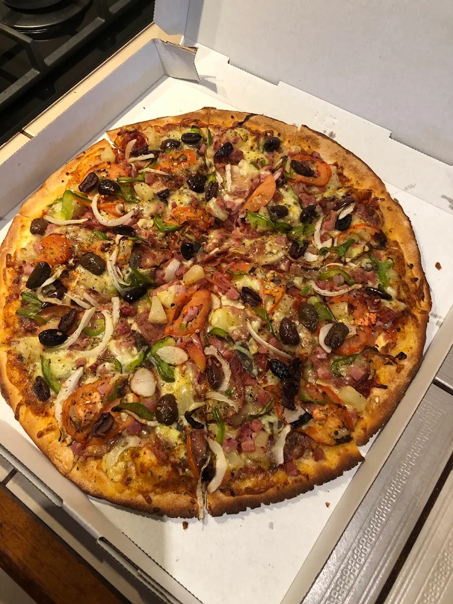 Highlights, Woody's Pizza