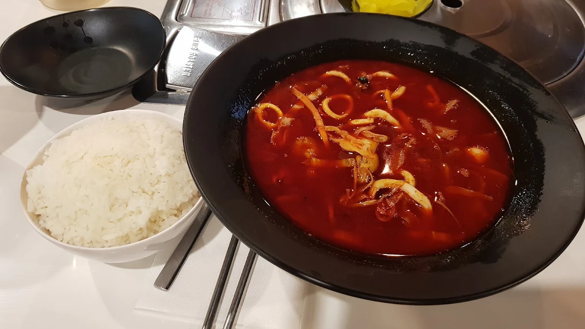 고추짬뽕밥 Pepper Spicy Seafood Soup with Rice