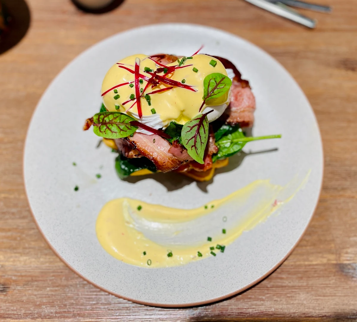 Brioche Benedict, Philos Cafe