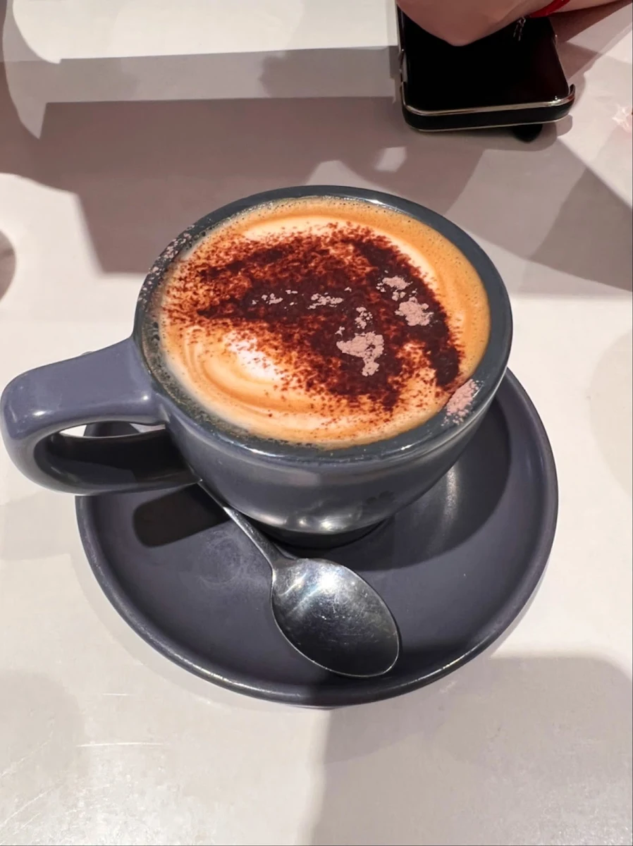 Cappuccino, Philos Cafe