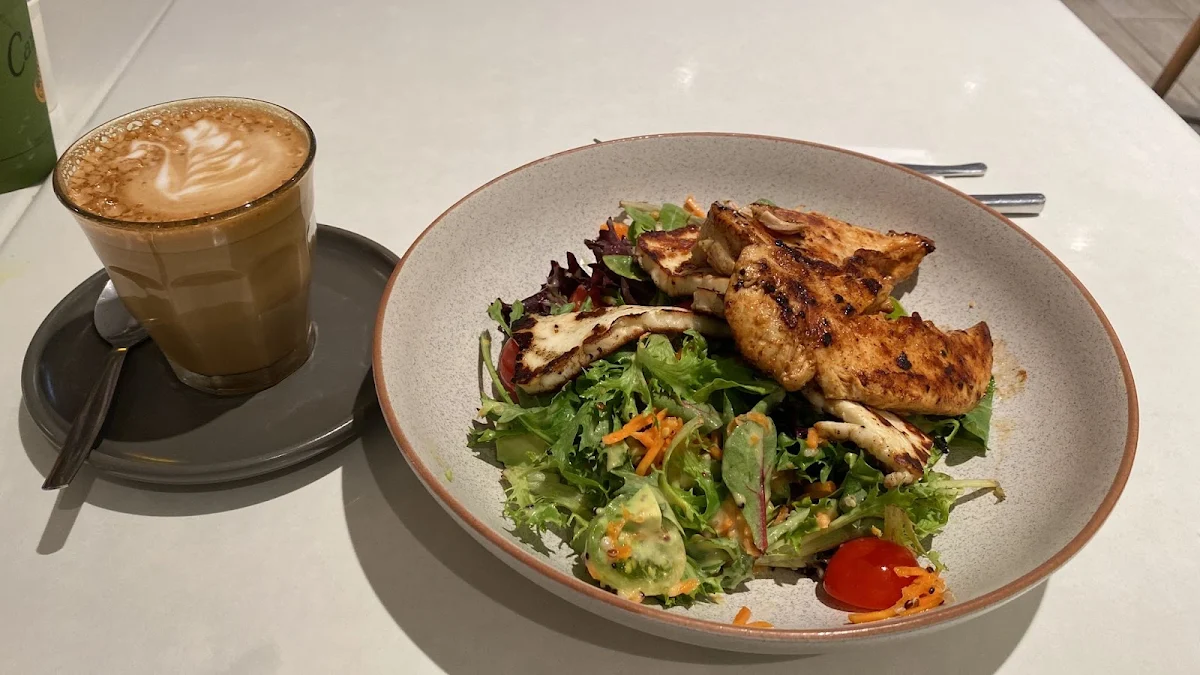Highlights, Philos Cafe