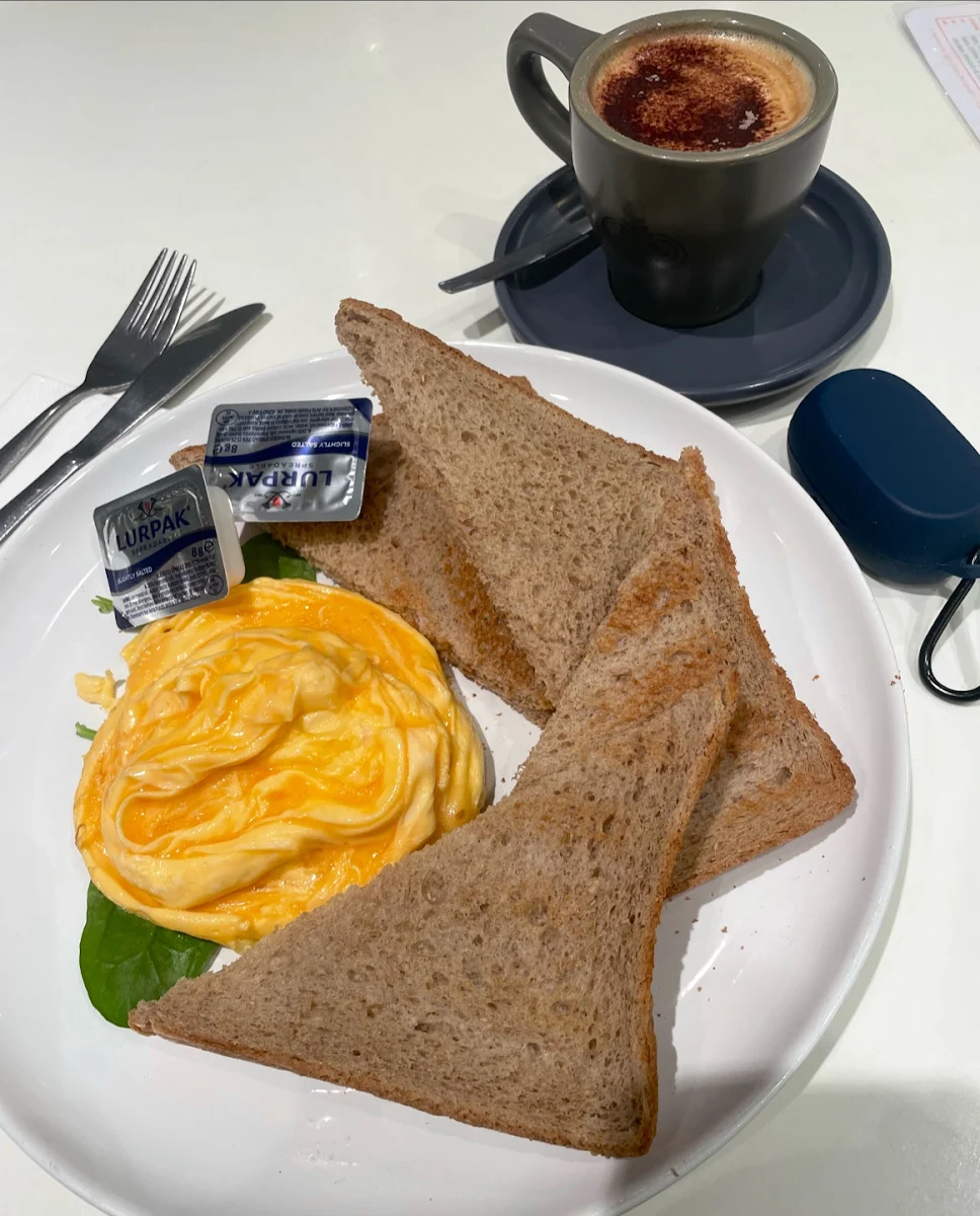 Highlights, Philos Cafe