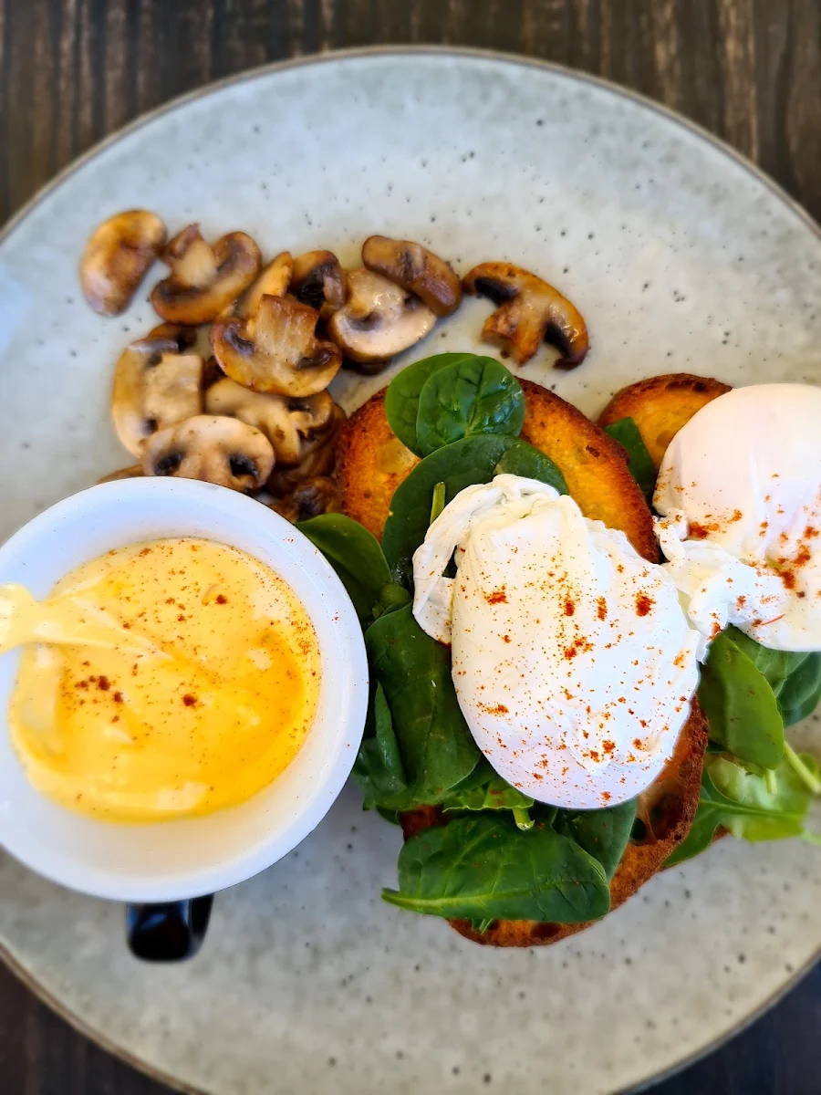 Eggs Benedict, The Bold Bean Cafe