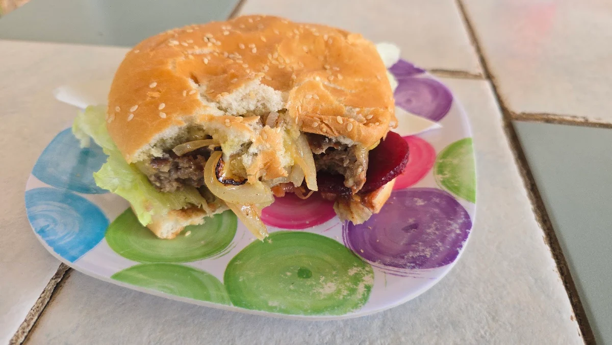 Highlights, 3 Emus Restaurant