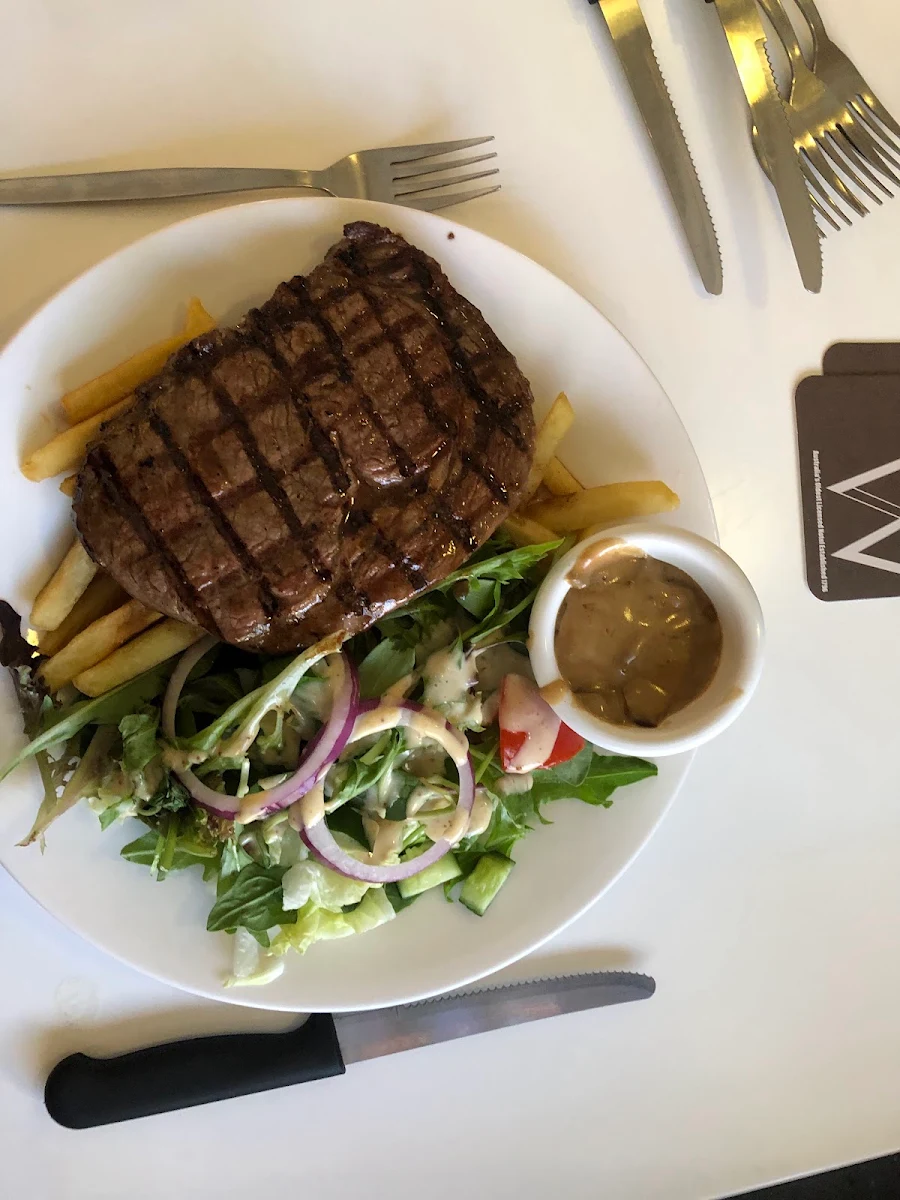 Highlights, Woolpack Hotel