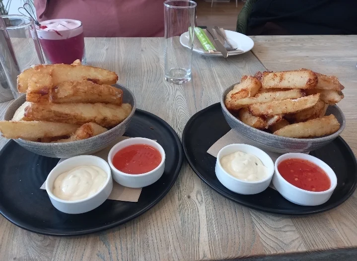 Hand Cut Mega Chips, frankie. Bar & Eatery