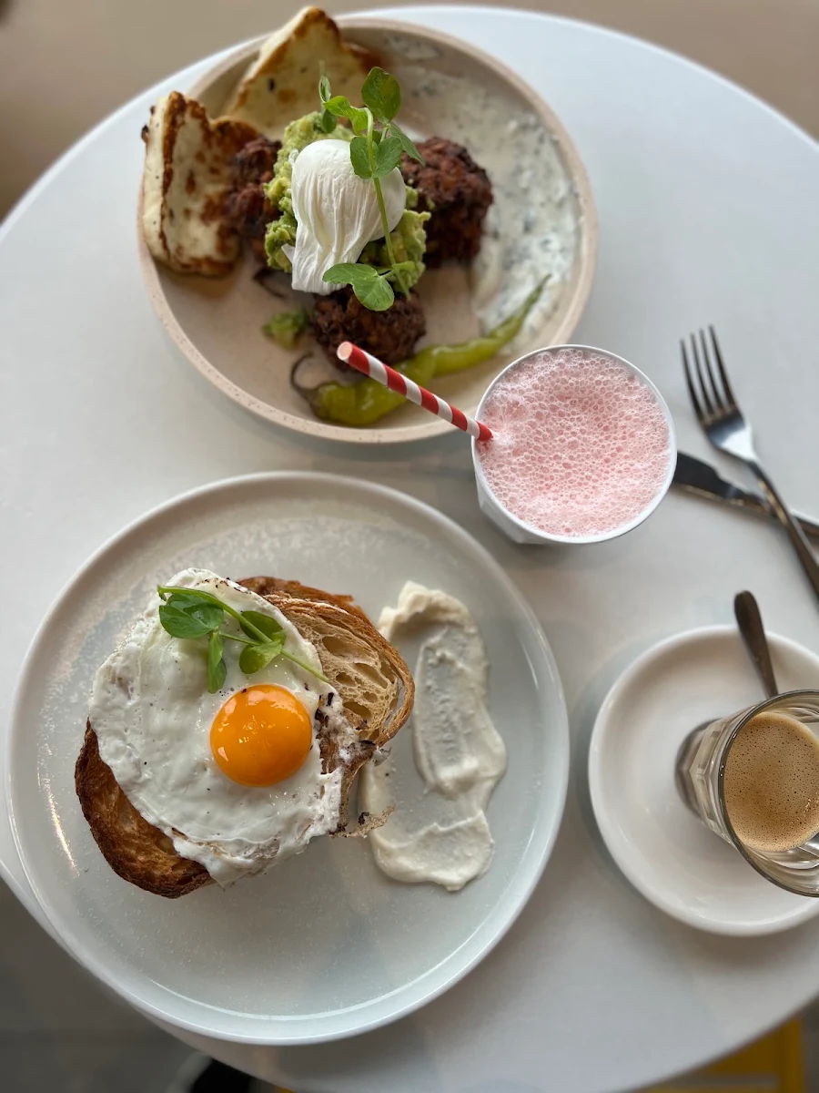 Highlights, The Brightside Cafe