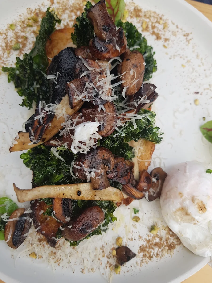 Eggs Benedict and Mushrooms