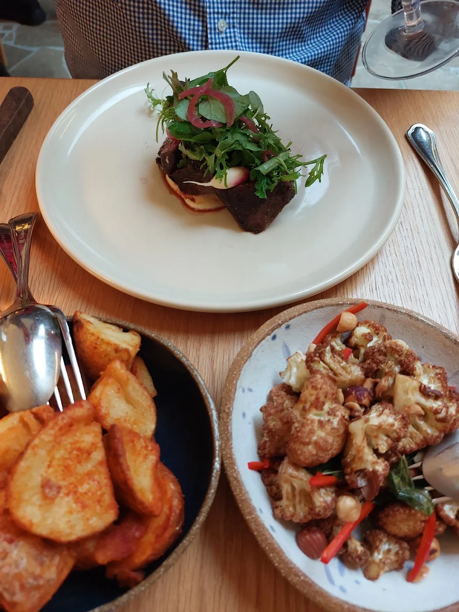 Angus Beef, Civico 47