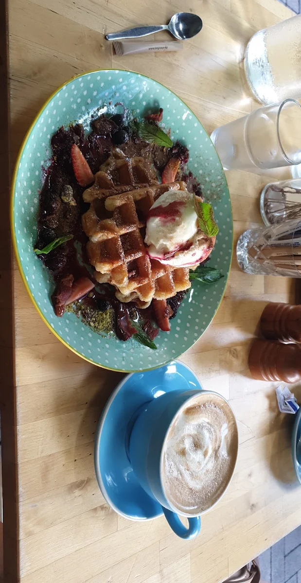 Waffles, Paper Plane Cafe Parramatta