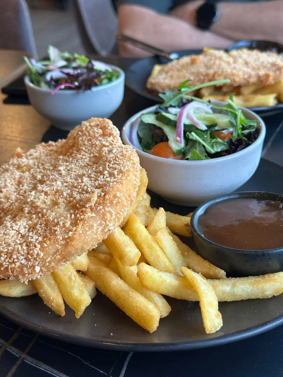 Chicken Schnitzel, Meantime The Entrance