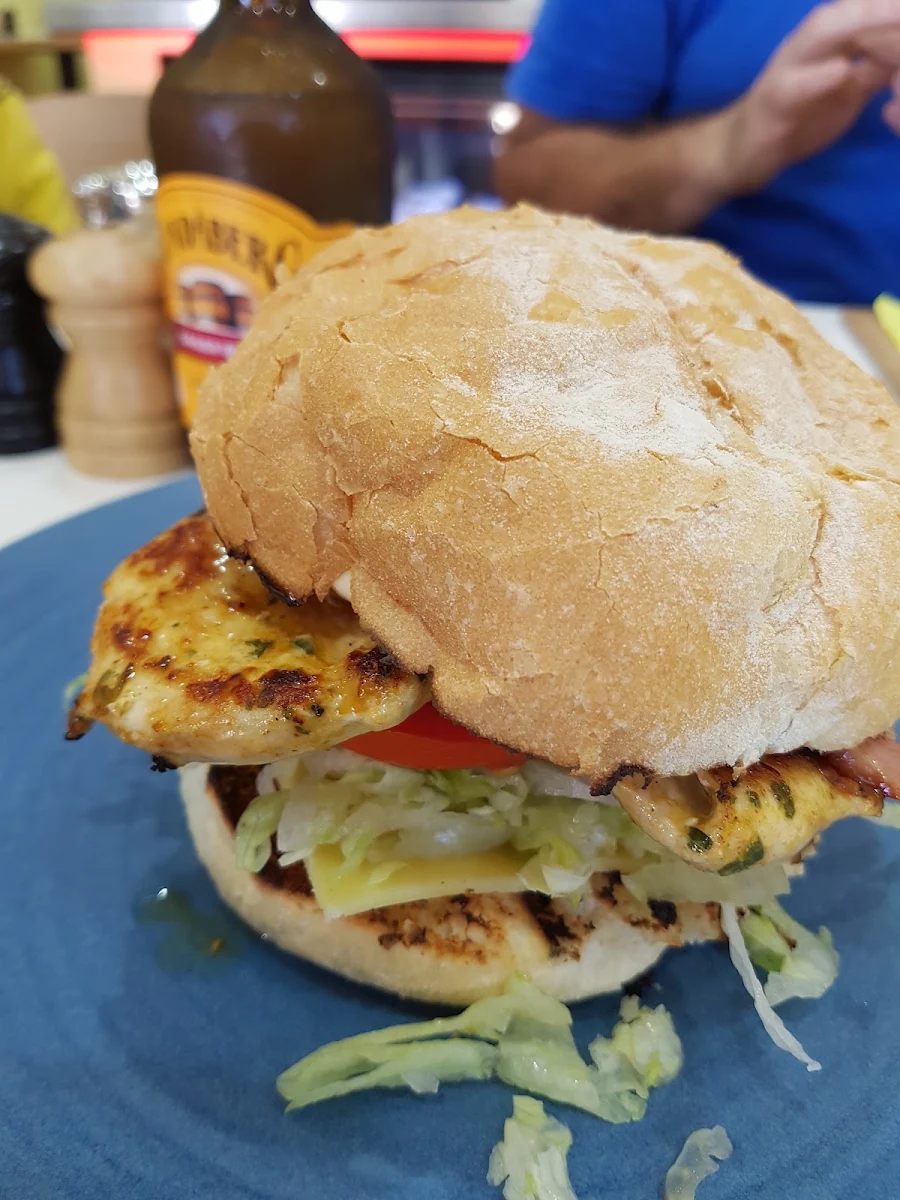 Highlights, CHRISELLE'S GOURMET EATERY