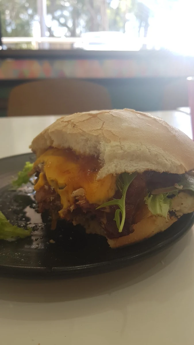 Highlights, CHRISELLE'S GOURMET EATERY