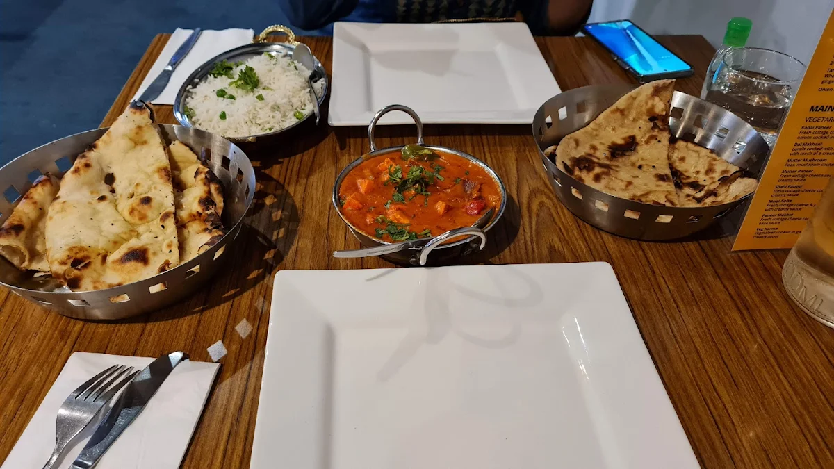Butter Naan Roti Peas Pulao and Kadai Paneer
