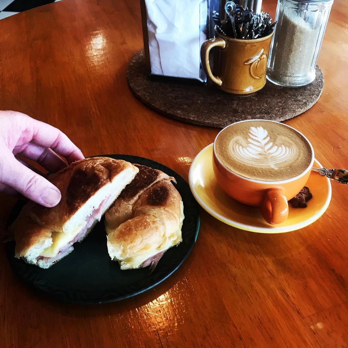 Highlights, Round Table Coffee