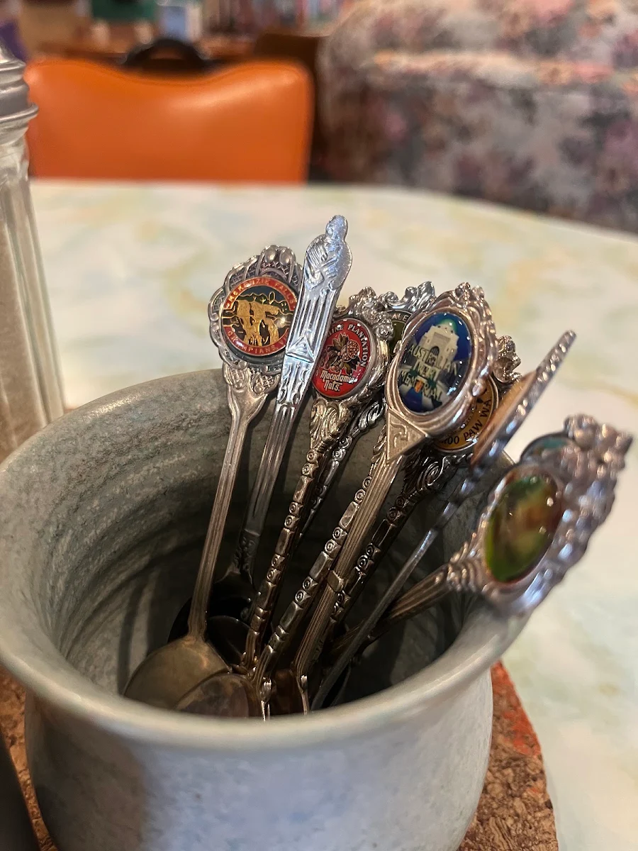 Highlights, Round Table Coffee
