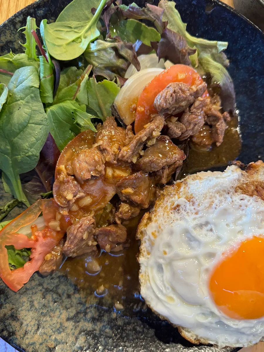 stir fried beef lok lak ឆាឡុកឡាក់