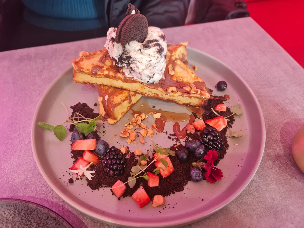 Correctional Cake, BAD BUNNY EATERY