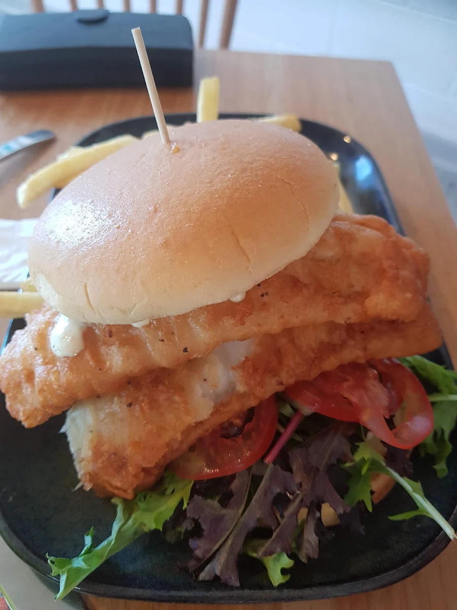 Fish Burger, Tavern At The Rocks